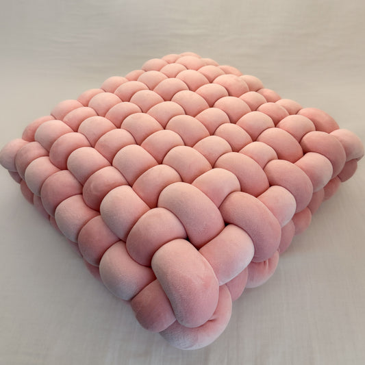 Pogeun Knot Plush Cushion