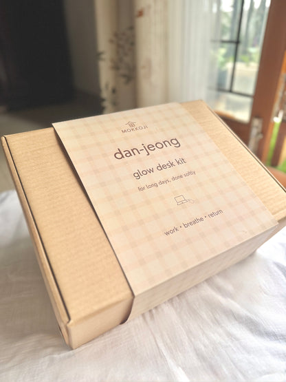 Dan-Jeong Desk Kit