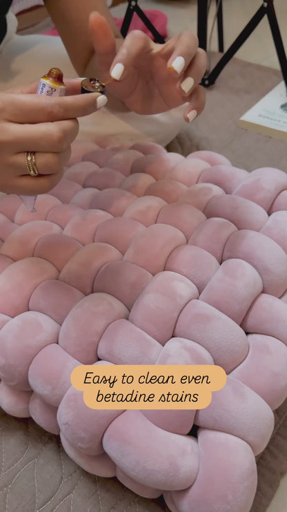 Easy cleaning of Knot plush cushion